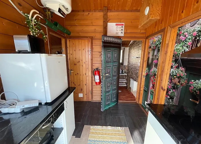 Three Rooms Stuga I Stugby Near National Park